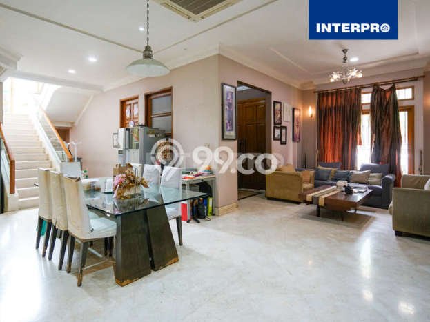 Dijual Rumah Luas Megah Dengan View Cantik di Sunrise Garden, Jakarta Barat Dijual Rumah Luas Megah Dengan View Cantik di Sunrise Garden, Jakarta Barat