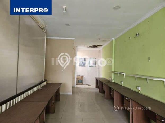 Ruko Dijual di Prime Area Jakarta Barat Luas 266m2 Ruko Dijual di Prime Area Jakarta Barat Luas 266m2