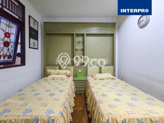 Hunian Mewah Dijual LT 240m2 di Kebon Jeruk, Jakarta Barat Hunian Mewah Dijual LT 240m2 di Kebon Jeruk, Jakarta Barat