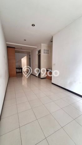 Rumah Strategis di Margaasih, Bandung, LT 102m2m² Bangunan 85m2m² - HARGA NEGO! Rumah Strategis di Margaasih, Bandung, LT 102m2m² Bangunan 85m2m² - HARGA NEGO!