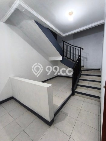 PROPERTI PILIHAN! Rumah area , LT 142m2m² Bangunan 286m2m² PROPERTI PILIHAN! Rumah area , LT 142m2m² Bangunan 286m2m²