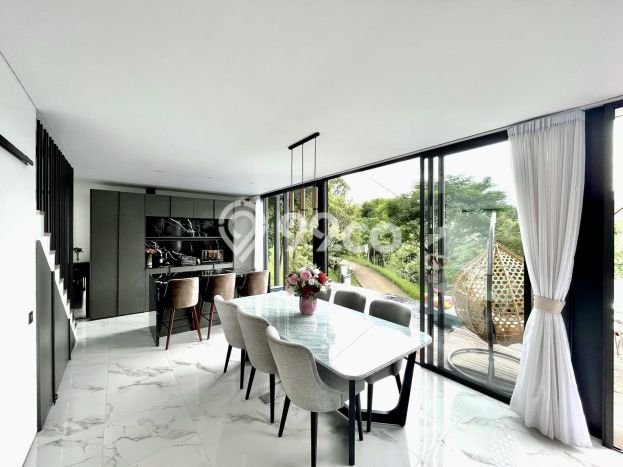 LOKASI STRATEGIS! Vila Kawasan , Dimensi 290m2m², Pemandangan Indah sekitar LOKASI STRATEGIS! Vila Kawasan , Dimensi 290m2m², Pemandangan Indah sekitar