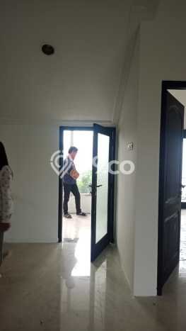 Siap Huni Rumah Mewah 5 Kamar di Sidoarjo Dekat ke Mana Pun Siap Huni Rumah Mewah 5 Kamar di Sidoarjo Dekat ke Mana Pun