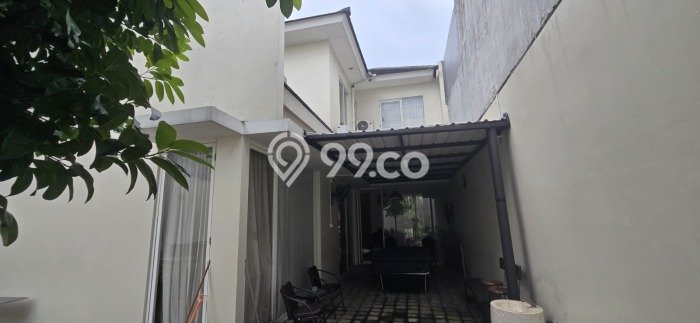 Hunian Mewah Siap Huni LT 204m2 di Wiyung, Surabaya Hunian Mewah Siap Huni LT 204m2 di Wiyung, Surabaya