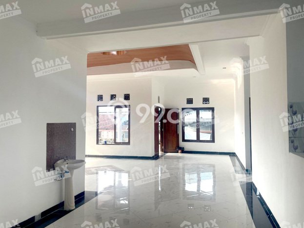 Rumah Strategis Modern Lb 506m2 di Singosari, Malang Rumah Strategis Modern Lb 506m2 di Singosari, Malang