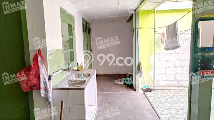 Bisa KPR! Rumah Strategis area Klojen, Luas 231m2m² LB 200m2m² Bisa KPR! Rumah Strategis area Klojen, Luas 231m2m² LB 200m2m²