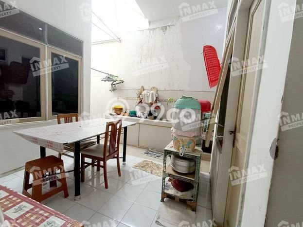 Rumah Luas Asri 2 KT Siap Pakai di Sulfat Malang Rumah Luas Asri 2 KT Siap Pakai di Sulfat Malang