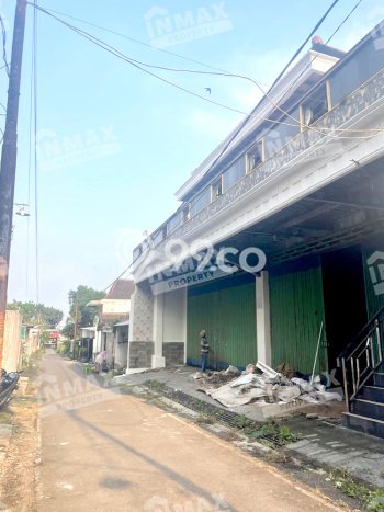 Rumah Strategis Modern Lb 506m2 di Singosari, Malang Rumah Strategis Modern Lb 506m2 di Singosari, Malang