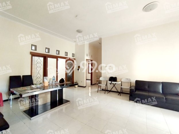 Rumah Area Nyaman kawasan Dieng, Malang, Luas 204m2m² LB 150m2m² Rumah Area Nyaman kawasan Dieng, Malang, Luas 204m2m² LB 150m2m²