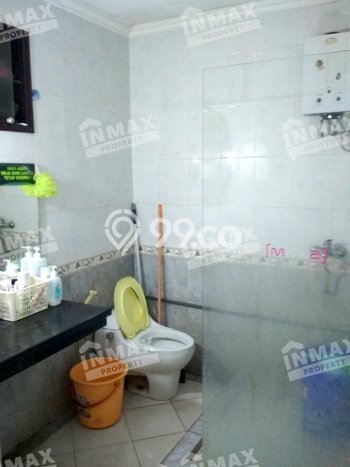 Siap Huni Hunian Elit 8 Kamar di Klojen Dekat ke Mana Pun Siap Huni Hunian Elit 8 Kamar di Klojen Dekat ke Mana Pun