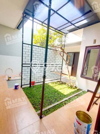 Rumah LT 190m2m² Desain Minimalis di , Dekat Fasilitas Umum, Malang Rumah LT 190m2m² Desain Minimalis di , Dekat Fasilitas Umum, Malang