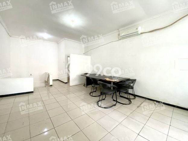 LOKASI PREMIUM! Ruko di Klojen, Luas 172m2m², Pusat Bisnis LOKASI PREMIUM! Ruko di Klojen, Luas 172m2m², Pusat Bisnis