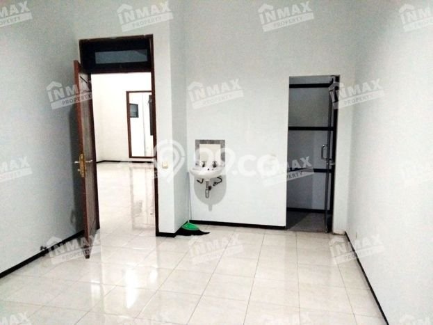 Rumah Strategis Minimalis Lb 250m2 di Blimbing, Malang Rumah Strategis Minimalis Lb 250m2 di Blimbing, Malang