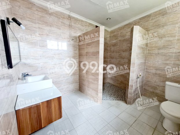 HUNIAN EKSKLUSIF! Rumah di Lowokwaru, 3 KM, Design Modern, Luas 490m2m² Bangunan 300m2m² HUNIAN EKSKLUSIF! Rumah di Lowokwaru, 3 KM, Design Modern, Luas 490m2m² Bangunan 300m2m²