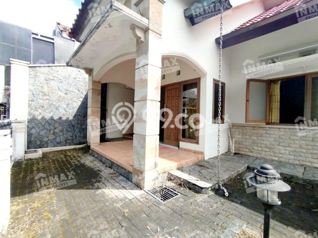 Rumah Area Nyaman kawasan Dieng, Malang, Luas 204m2m² LB 150m2m² Rumah Area Nyaman kawasan Dieng, Malang, Luas 204m2m² LB 150m2m²