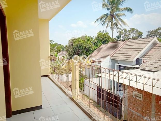 Hunian Cantik Modern Lb 220m2 di Kedungkandang, Malang Hunian Cantik Modern Lb 220m2 di Kedungkandang, Malang