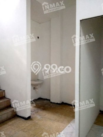 Ruko Bagus LT 205m2 LB 375m2 Dijual di Blimbing Malang Ruko Bagus LT 205m2 LB 375m2 Dijual di Blimbing Malang