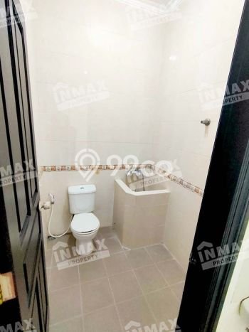 Rumah LT 190m2m² Desain Minimalis di , Dekat Fasilitas Umum, Malang Rumah LT 190m2m² Desain Minimalis di , Dekat Fasilitas Umum, Malang