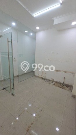 Ruko Area Komersial Kawasan Tanjung Duren, Luas 190m2m², Jalan Utama Ruko Area Komersial Kawasan Tanjung Duren, Luas 190m2m², Jalan Utama