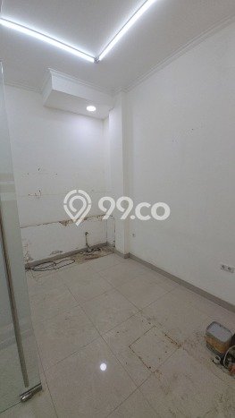 Ruko Area Komersial Kawasan Tanjung Duren, Luas 190m2m², Jalan Utama Ruko Area Komersial Kawasan Tanjung Duren, Luas 190m2m², Jalan Utama