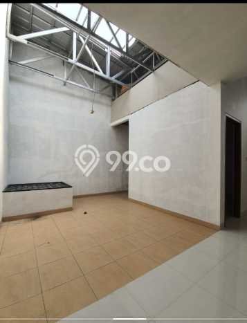 Rumah Elit Modern Tanpa Renovasi di Taman Palem Jakarta Barat Rumah Elit Modern Tanpa Renovasi di Taman Palem Jakarta Barat
