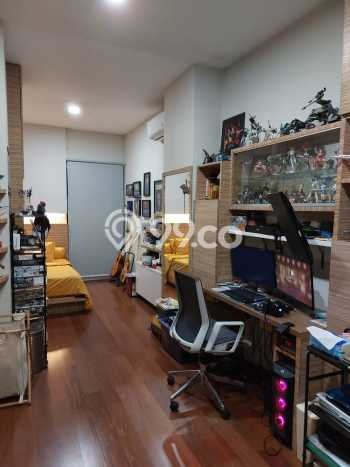 Siap Huni Hunian Elit 4 Kamar di Cilandak Dekat ke Mana Pun Siap Huni Hunian Elit 4 Kamar di Cilandak Dekat ke Mana Pun