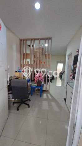 Jual Rumah Luas Elegan Dengan View Eksklusif di Green Lake City, Jakarta Barat Jual Rumah Luas Elegan Dengan View Eksklusif di Green Lake City, Jakarta Barat