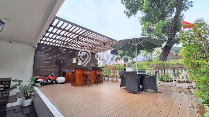 Siap Huni Rumah Mewah 6 Kamar di Kebayoran Baru Dekat ke Mana Saja Siap Huni Rumah Mewah 6 Kamar di Kebayoran Baru Dekat ke Mana Saja