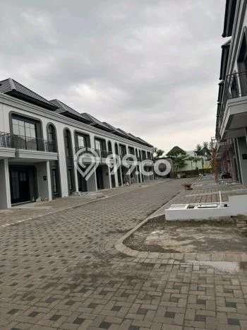 Rumah Bagus Siap Huni Di Lakarsantri Luas 132m2 Lokasi Strategis Rumah Bagus Siap Huni Di Lakarsantri Luas 132m2 Lokasi Strategis
