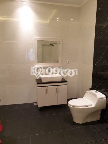Jual Rumah Luas Megah Dengan View Eksklusif di Gading Serpong, Tangerang Jual Rumah Luas Megah Dengan View Eksklusif di Gading Serpong, Tangerang