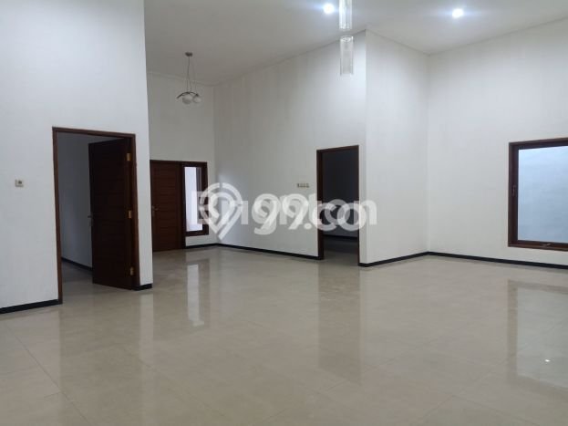 Disewakan! Rumah 3 Kamar Tidur &
2 Kamar Mandi di Manyar, Surabaya Disewakan! Rumah 3 Kamar Tidur &
2 Kamar Mandi di Manyar, Surabaya