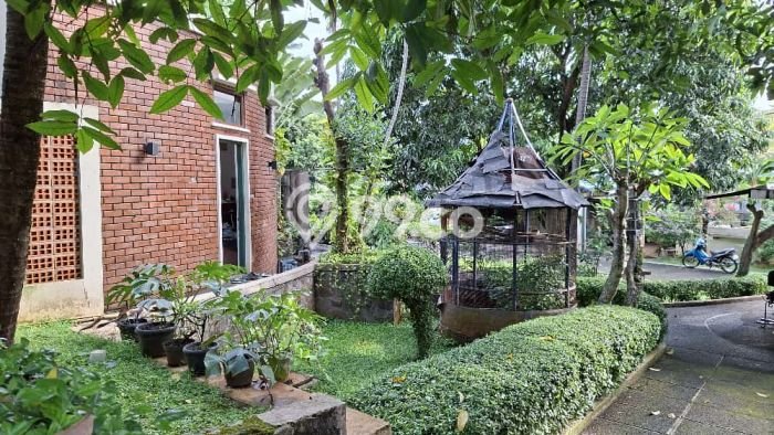 Jual Rumah Luas Megah Dengan View Eksklusif di Lebak Bulus, Jakarta Selatan Jual Rumah Luas Megah Dengan View Eksklusif di Lebak Bulus, Jakarta Selatan