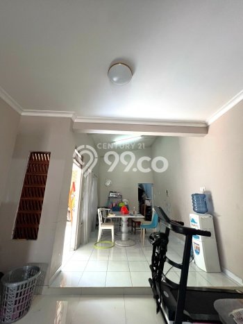For Sale Rumah 5 Kamar Lokasi Ideal Bagus dan Strategis di Ciputat For Sale Rumah 5 Kamar Lokasi Ideal Bagus dan Strategis di Ciputat