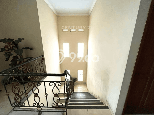 Rumah Luxury Modern Tanpa Renovasi di Meruya Jakarta Barat Rumah Luxury Modern Tanpa Renovasi di Meruya Jakarta Barat