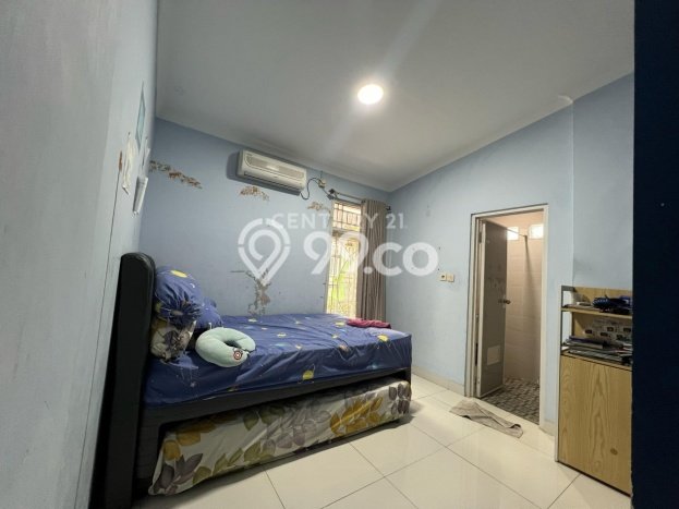 For Sale Rumah 5 Kamar Lokasi Ideal Bagus dan Strategis di Ciputat For Sale Rumah 5 Kamar Lokasi Ideal Bagus dan Strategis di Ciputat