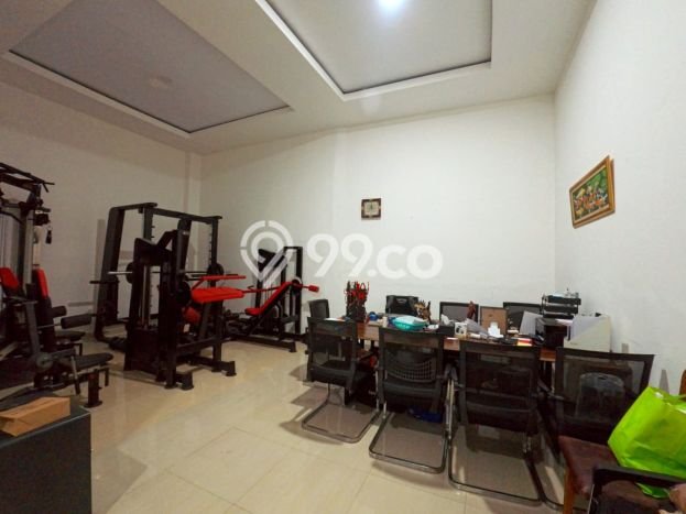 Dijual Rumah Mewah Elegan Dengan View Cantik di Jelambar, Jakarta Barat Dijual Rumah Mewah Elegan Dengan View Cantik di Jelambar, Jakarta Barat