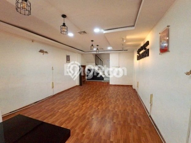 Rumah Mewah LB 240m2 Siap Huni Desain Elegan di Duri Kepa, Jakarta Barat Rumah Mewah LB 240m2 Siap Huni Desain Elegan di Duri Kepa, Jakarta Barat