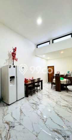 Dijual Rumah Mewah Elegan Dengan View Cantik di Jelambar, Jakarta Barat Dijual Rumah Mewah Elegan Dengan View Cantik di Jelambar, Jakarta Barat