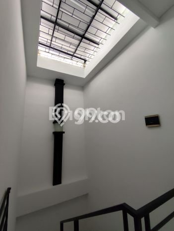 KESEMPATAN TERBAIK! Rumah Nyaman area Jelambar, LT 72m² LB 200m² KESEMPATAN TERBAIK! Rumah Nyaman area Jelambar, LT 72m² LB 200m²