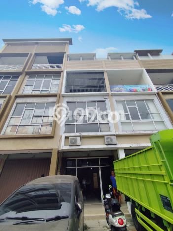 Unit Ruko Dijual di Jakarta Barat LT 68m2 & LB 164m2 Unit Ruko Dijual di Jakarta Barat LT 68m2 & LB 164m2