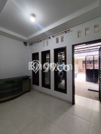 KESEMPATAN TERBAIK! Rumah Nyaman area Jelambar, LT 72m² LB 200m² KESEMPATAN TERBAIK! Rumah Nyaman area Jelambar, LT 72m² LB 200m²