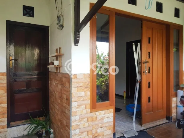 Lokasi terbaik! Rumah siap pakai dikontrakkan di Klojen LB 70m2 Lokasi terbaik! Rumah siap pakai dikontrakkan di Klojen LB 70m2