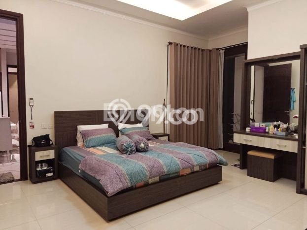 Ready to Use! Luxury House LT 400m2 Desain Modern di Araya Ready to Use! Luxury House LT 400m2 Desain Modern di Araya