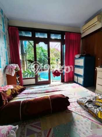 Rumah Elit LB 600m2 Siap Pakai Desain Elegan di Soekarno Hatta, Malang Rumah Elit LB 600m2 Siap Pakai Desain Elegan di Soekarno Hatta, Malang