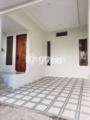 Dijual Hunian Rumah Terawat 4 Kamar di Cemorokandang, Malang Dijual Hunian Rumah Terawat 4 Kamar di Cemorokandang, Malang