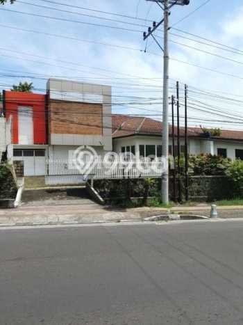 Hunian Mewah LB 500m2 Siap Huni Desain Elegan di Pamularsih, Semarang Hunian Mewah LB 500m2 Siap Huni Desain Elegan di Pamularsih, Semarang
