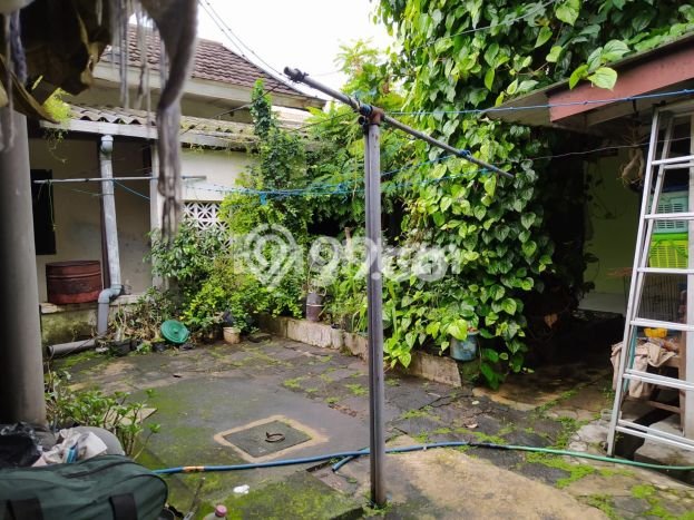 Hunian Elit LB 298m2 Siap Huni Desain Elegan di Pleburan, Semarang Hunian Elit LB 298m2 Siap Huni Desain Elegan di Pleburan, Semarang