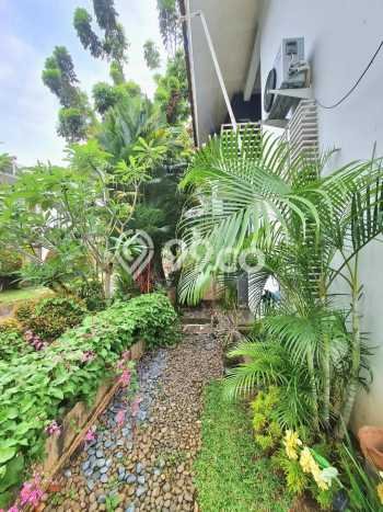 Rumah Mewah LB 200m2 Siap Pakai Desain Elegan di Bintaro, Tangerang Selatan Rumah Mewah LB 200m2 Siap Pakai Desain Elegan di Bintaro, Tangerang Selatan