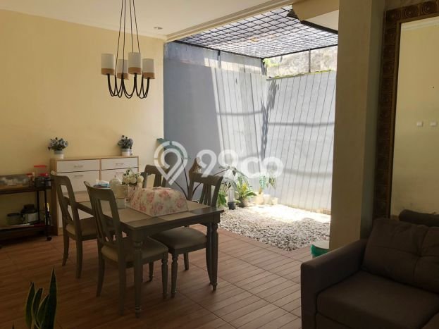 Disewakan! Rumah 4 Kamar Tidur &
3 Kamar Mandi di Graha Raya, Tangerang Selatan Disewakan! Rumah 4 Kamar Tidur &
3 Kamar Mandi di Graha Raya, Tangerang Selatan