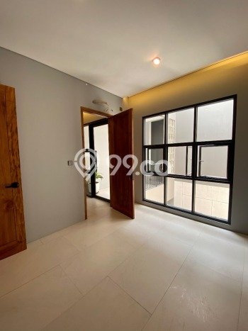 Rumah Elit LB 255m2 Siap Huni Desain Elegan di Pondok Indah, Jakarta Selatan Rumah Elit LB 255m2 Siap Huni Desain Elegan di Pondok Indah, Jakarta Selatan
